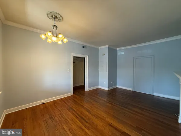 $1,695 | 604 Caroline Street, Unit 2, Fredericksburg, VA 22401