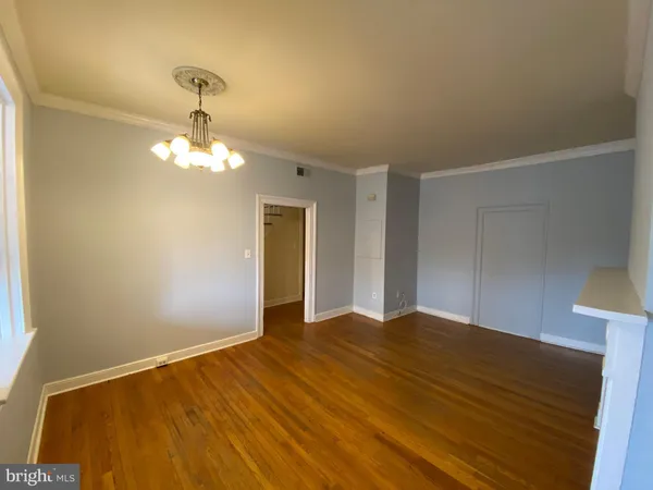 $1,645 | 604 Caroline Street, Unit 2, Fredericksburg, VA 22401