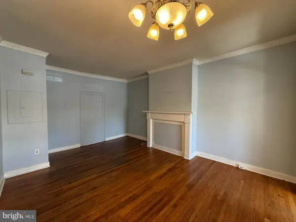 $1,695 | 604 Caroline Street, Unit 2, Fredericksburg, VA 22401