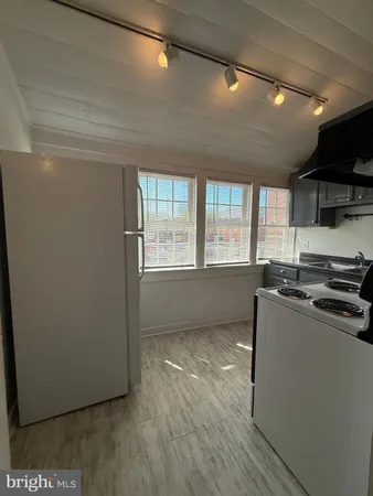 $1,695 | 604 Caroline Street, Unit 2, Fredericksburg, VA 22401