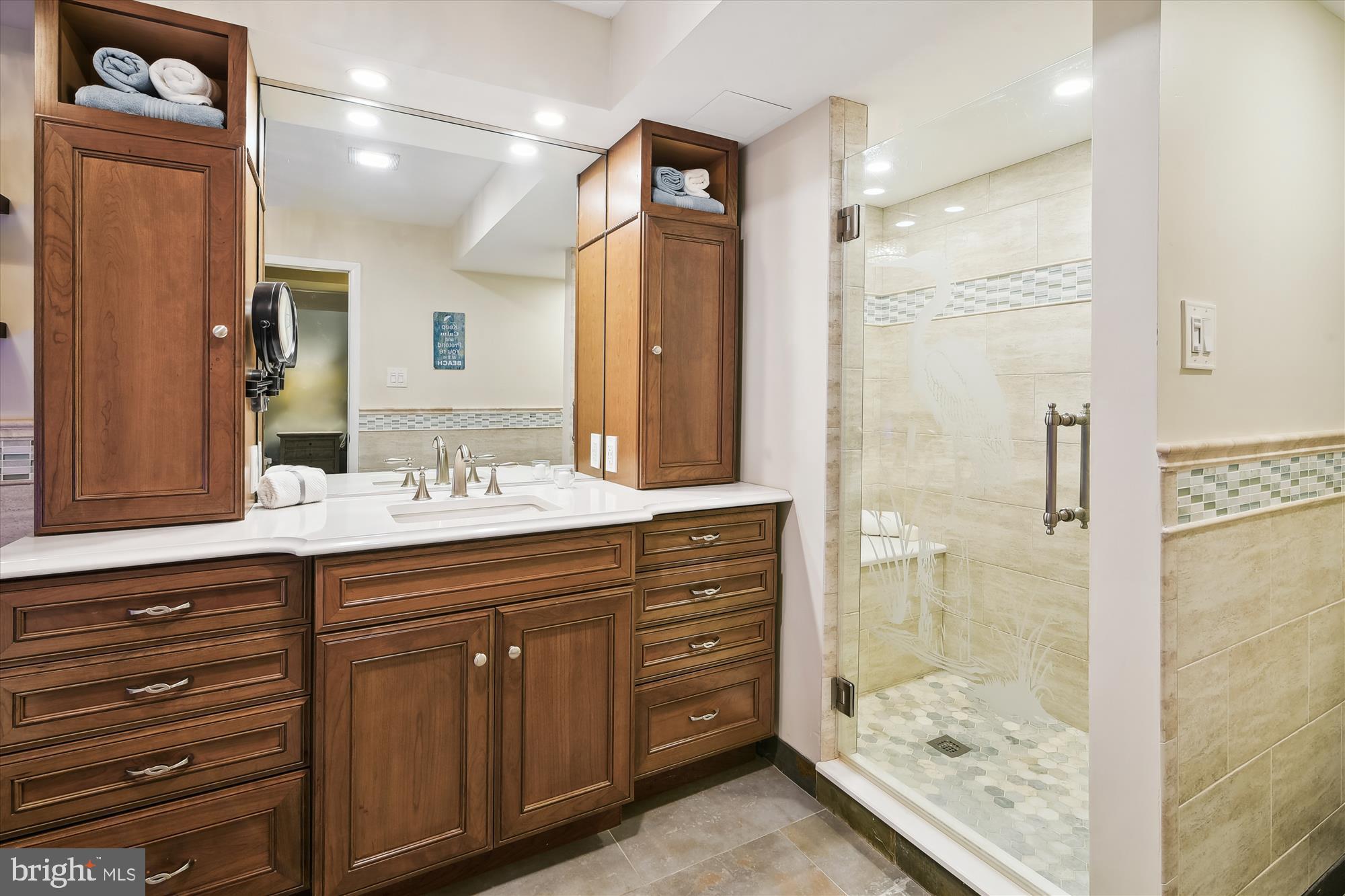 8360 Country Life Road Pasadena, MD 21122 - Photo 23 of 34 Primary Bath