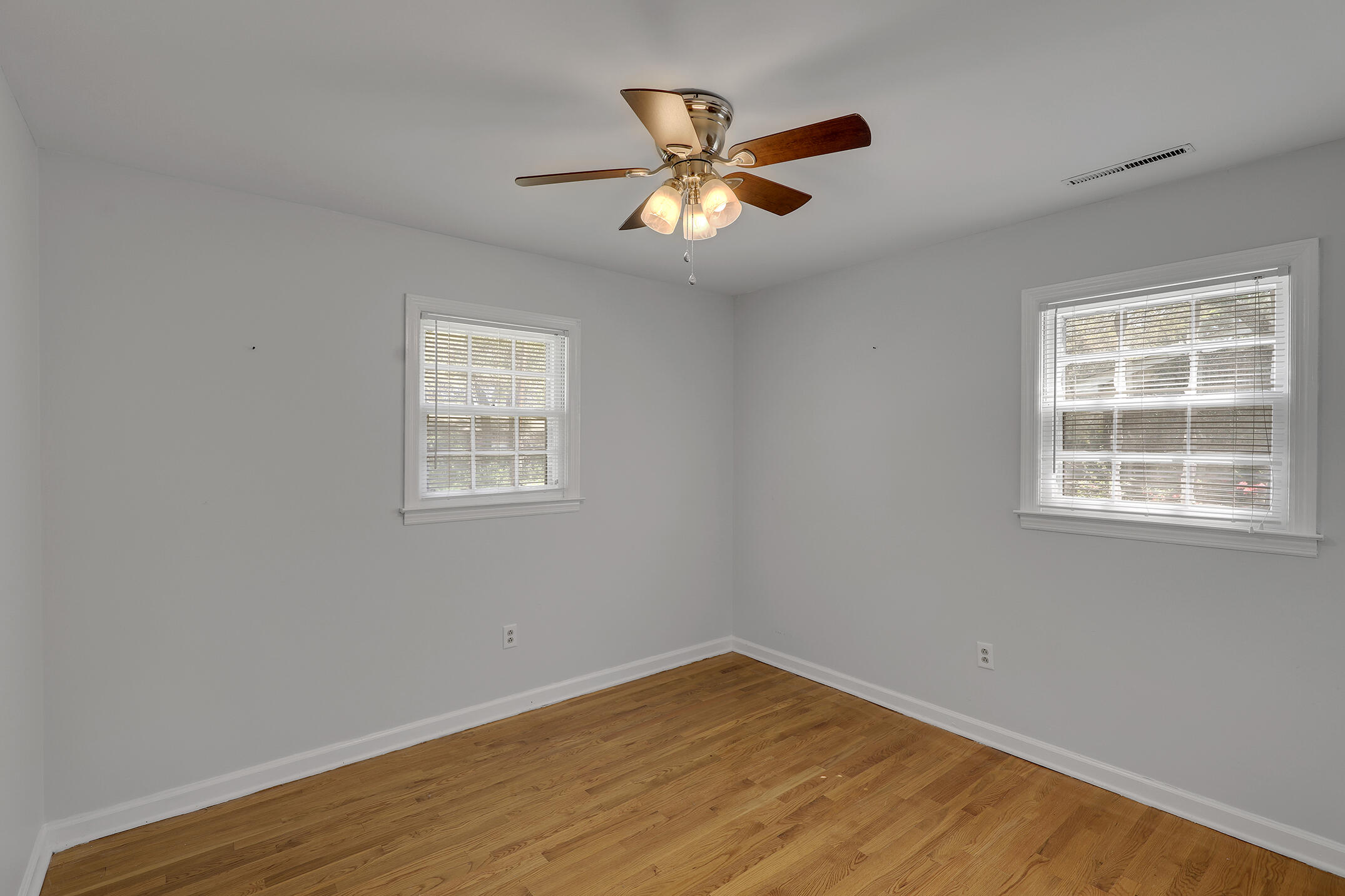 1371 Camp Road Charleston, SC 29412 - Photo 22 of 30 1R3A9008