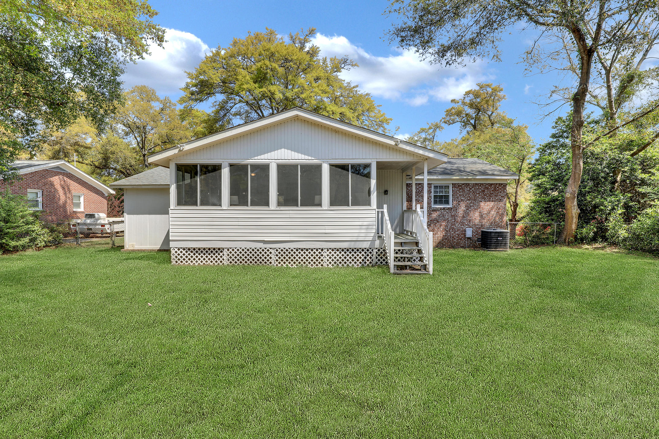 1371 Camp Road Charleston, SC 29412 - Photo 26 of 30 1R3A9036