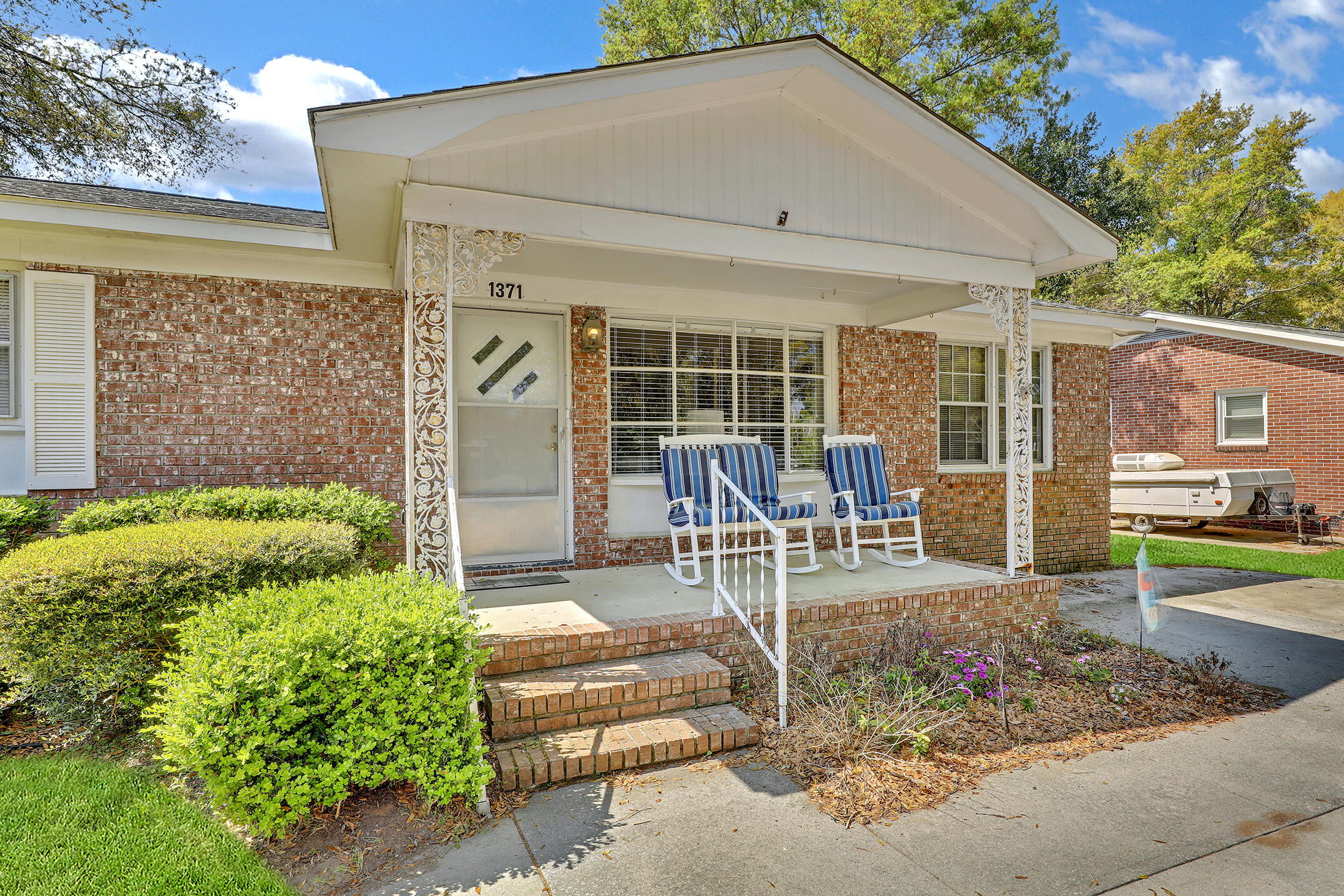 1371 Camp Road Charleston, SC 29412 - Photo 29 of 30 1R3A8868