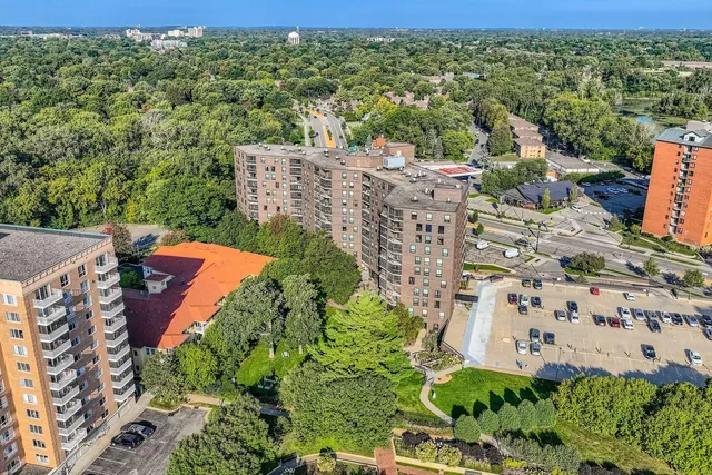 $139,000 | 6615 Lake Shore Drive South, Unit 604, Richfield, MN 55423