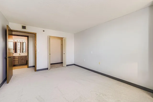 $139,000 | 6615 Lake Shore Drive South, Unit 604, Richfield, MN 55423