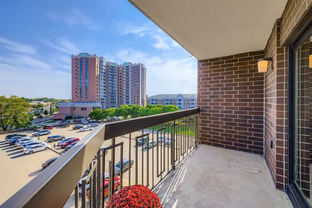 $139,000 | 6615 Lake Shore Drive South, Unit 604, Richfield, MN 55423