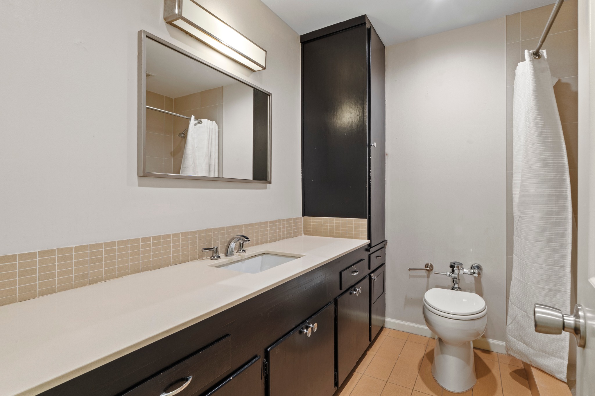 1210 Windsor Road, Unit 220 Austin, TX 78703 - Photo 16 of 32