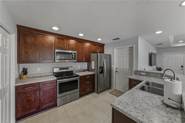 $269,900 | 4924 South Dossey Road, Lakeland, FL 33811