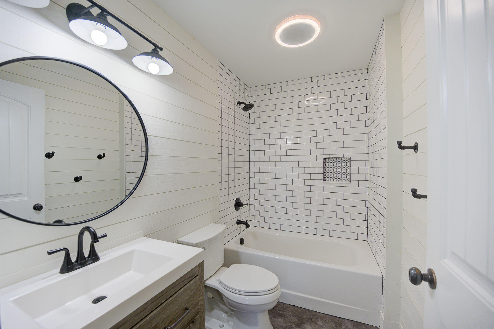147 Live Oak Road Ringgold, GA 30736 - Photo 21 of 37 Full Bathroom