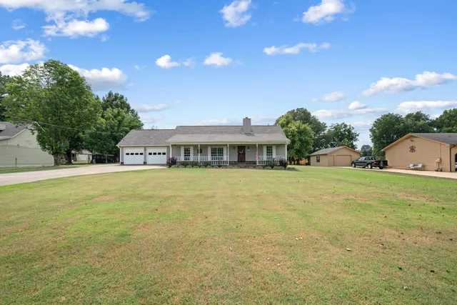 $300,000 | 225 Brierhedge Road, Covington, TN 38019