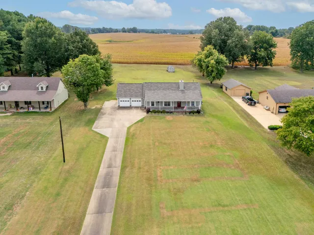 $300,000 | 225 Brierhedge Road, Covington, TN 38019