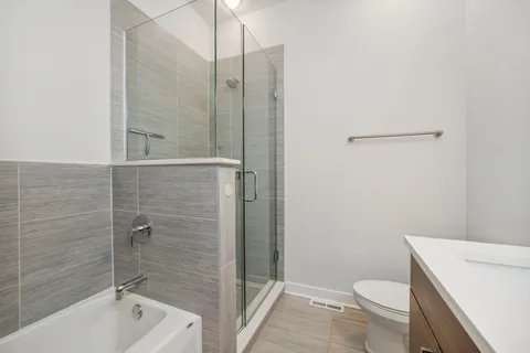 $4,900 | 1952 West Erie Street, Unit 1W, Chicago, IL 60622