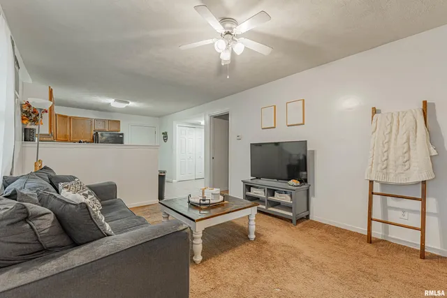 $79,900 | 1227 Delavan Street, Lincoln, IL 62656