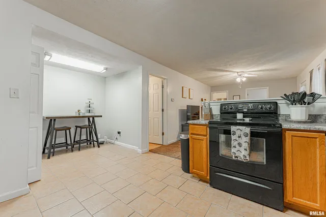 $79,900 | 1227 Delavan Street, Lincoln, IL 62656