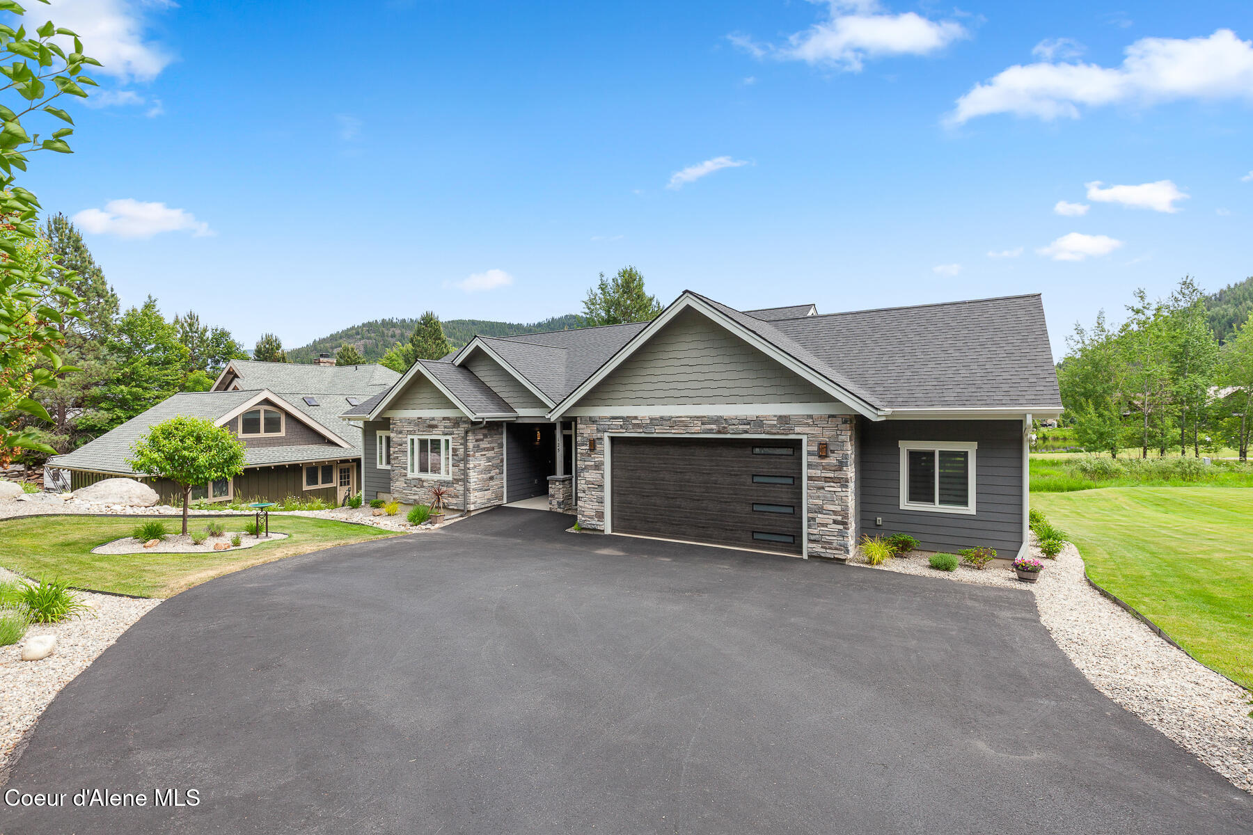 125 Golfview Lane Sandpoint, ID 83864 - Photo 29 of 49 Paved driveway