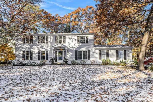 $565,000 | 3131 Howlett Drive Southeast, Ada, MI 49301