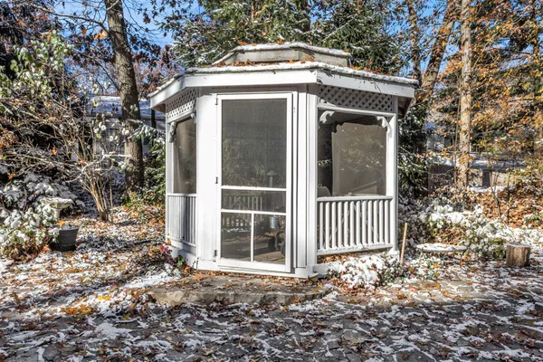 $565,000 | 3131 Howlett Drive Southeast, Ada, MI 49301