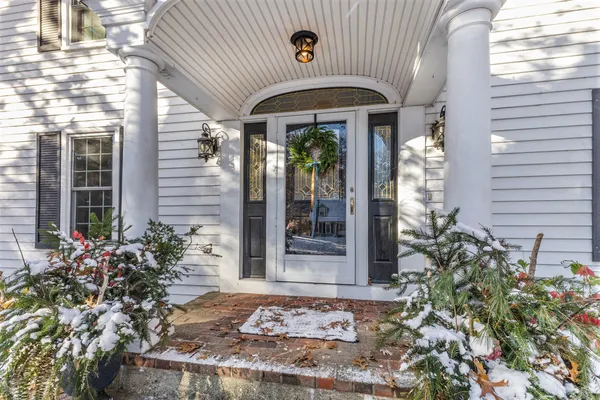 $565,000 | 3131 Howlett Drive Southeast, Ada, MI 49301