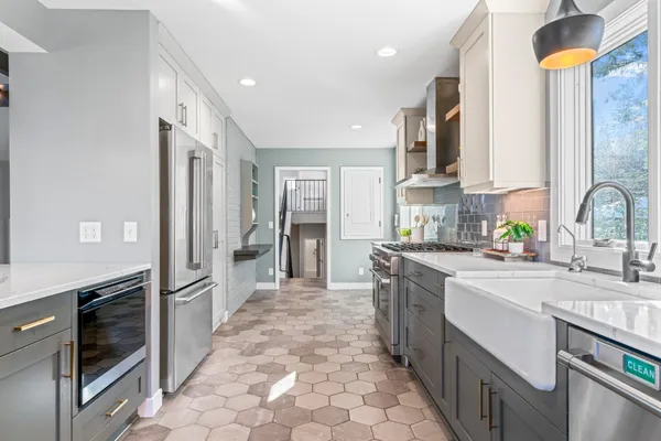 $1,250,000 | 825 3rd Street Southwest, Rochester, MN 55902