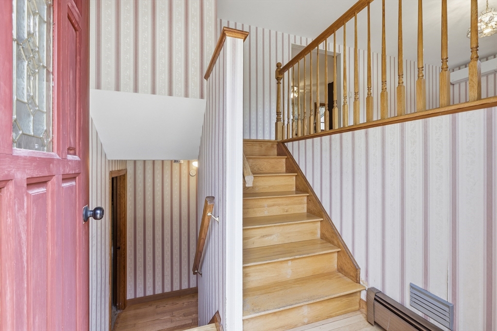 335 Pelham Road Dracut, MA 01826 - Photo 5 of 30