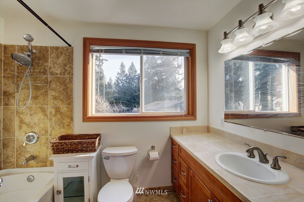 3711 199th Street Southeast Bothell, WA 98012 - Photo 13 of 17