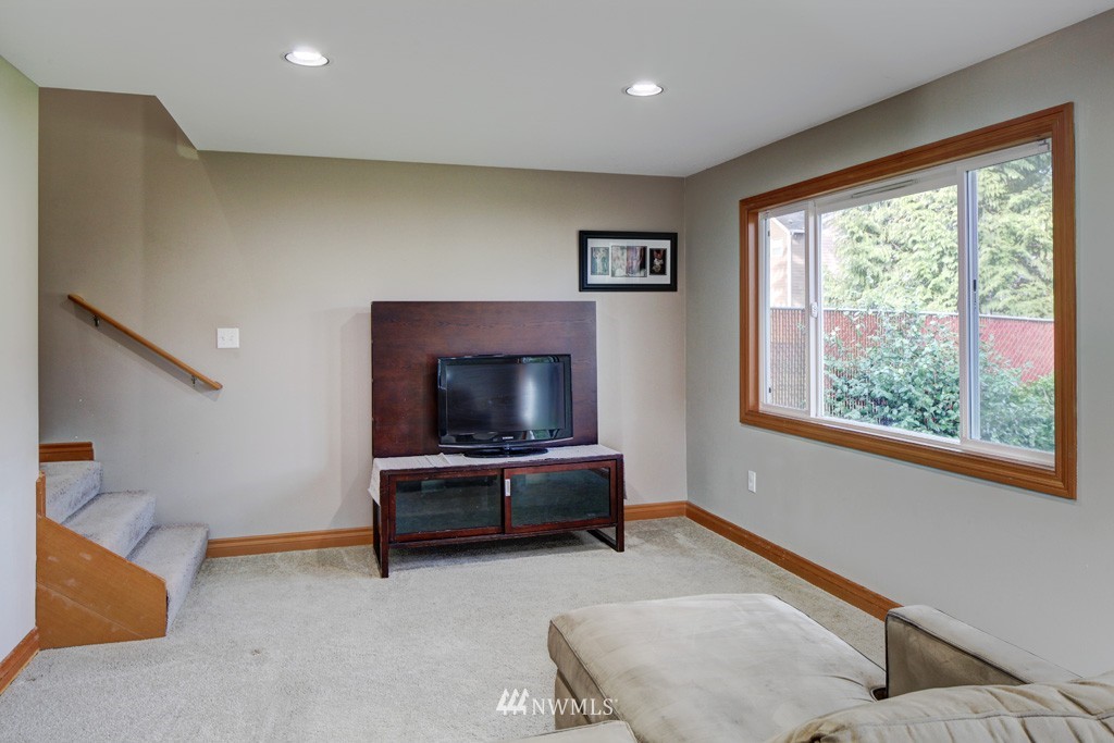 3711 199th Street Southeast Bothell, WA 98012 - Photo 4 of 17