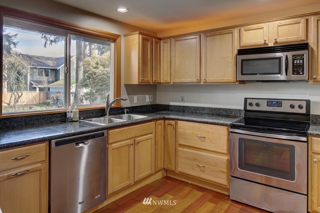 3711 199th Street Southeast Bothell, WA 98012 - Photo 5 of 17