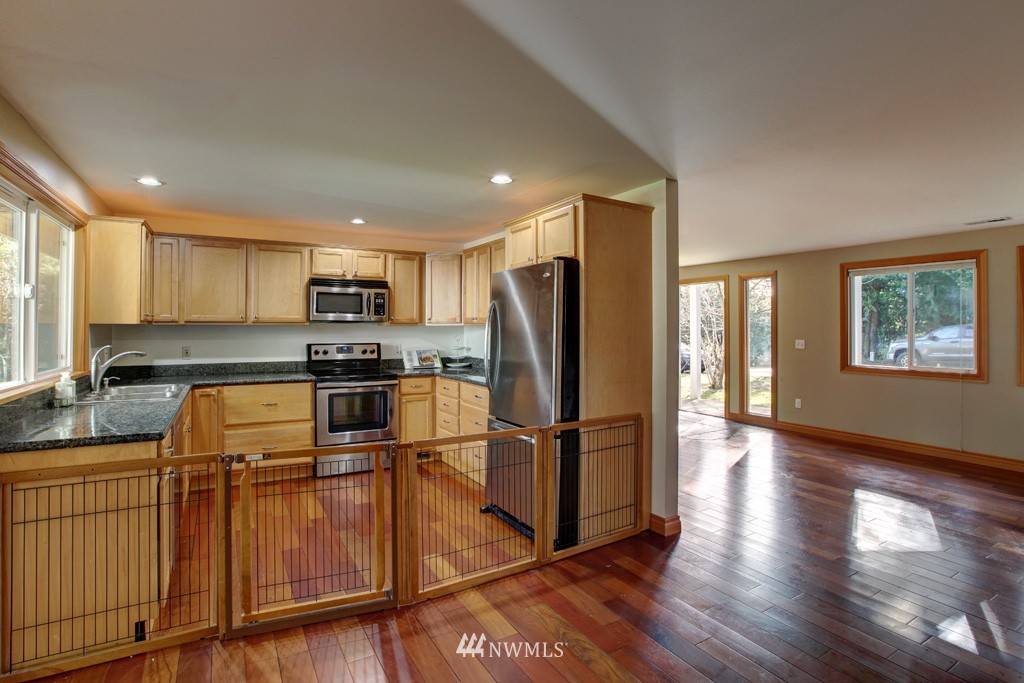 3711 199th Street Southeast Bothell, WA 98012 - Photo 6 of 17