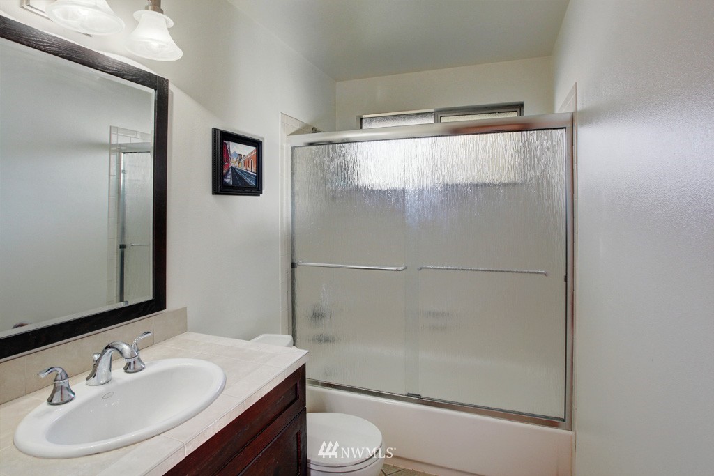 3711 199th Street Southeast Bothell, WA 98012 - Photo 10 of 17
