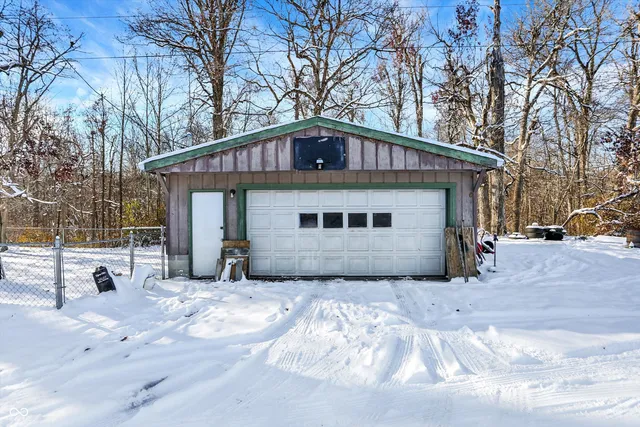 $1 | 11496 North Spring Lake Drive, Mooresville, IN 46158