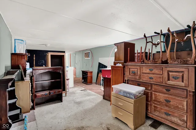 $1 | 11496 North Spring Lake Drive, Mooresville, IN 46158