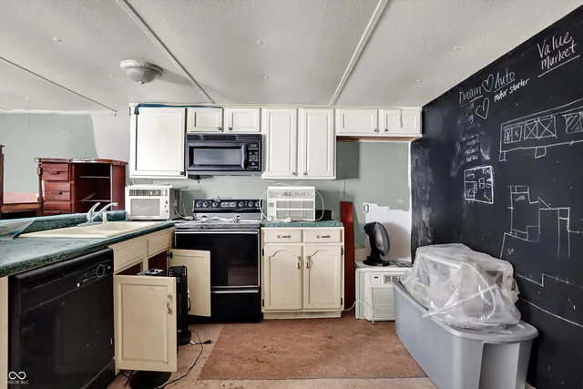 $1 | 11496 North Spring Lake Drive, Mooresville, IN 46158