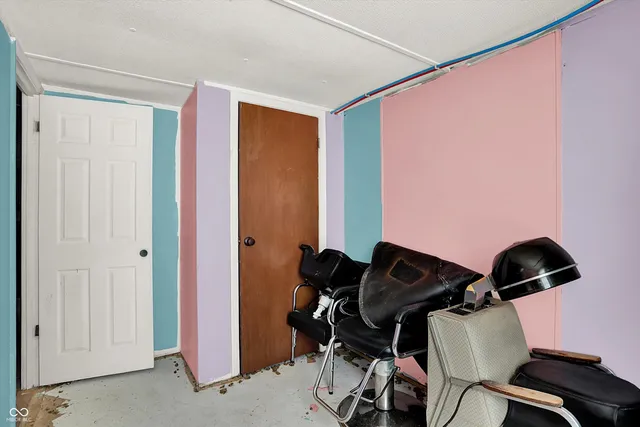 $1 | 11496 North Spring Lake Drive, Mooresville, IN 46158