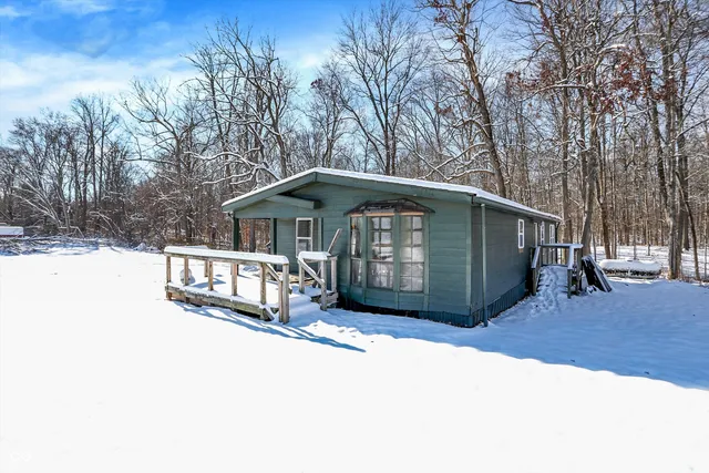 $1 | 11496 North Spring Lake Drive, Mooresville, IN 46158