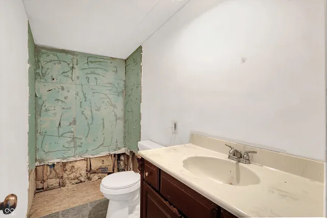 $1 | 11496 North Spring Lake Drive, Mooresville, IN 46158