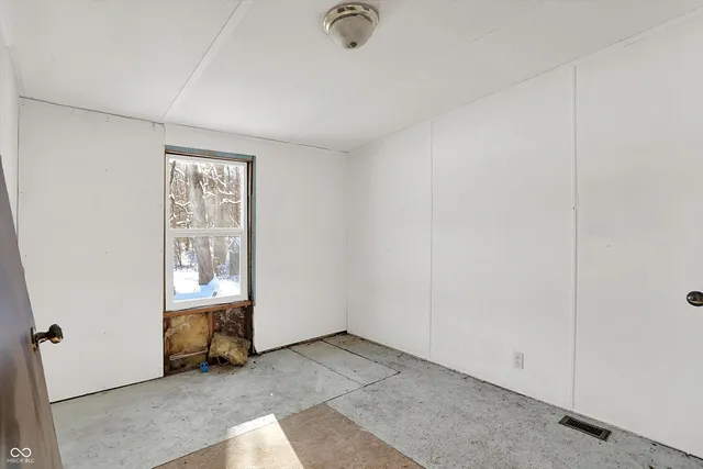 $1 | 11496 North Spring Lake Drive, Mooresville, IN 46158