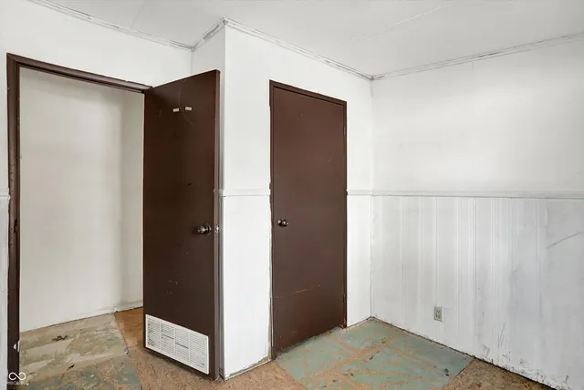 $1 | 11496 North Spring Lake Drive, Mooresville, IN 46158