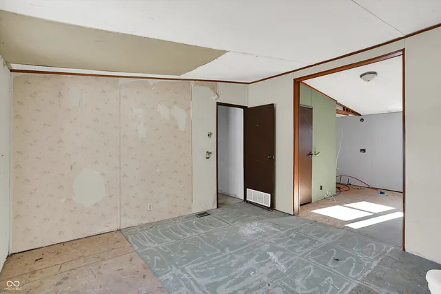 $1 | 11496 North Spring Lake Drive, Mooresville, IN 46158