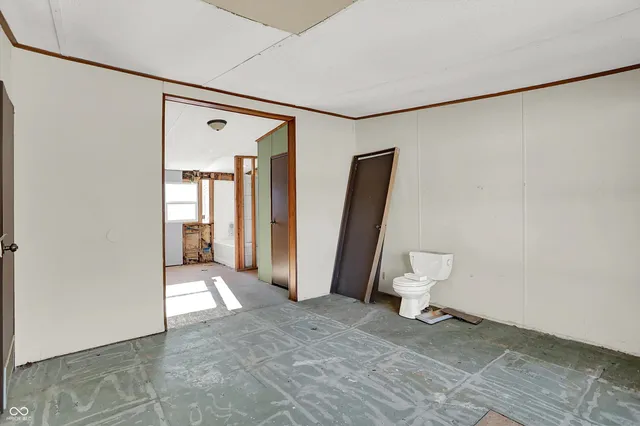 $1 | 11496 North Spring Lake Drive, Mooresville, IN 46158