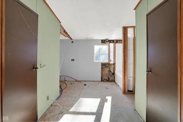 $1 | 11496 North Spring Lake Drive, Mooresville, IN 46158