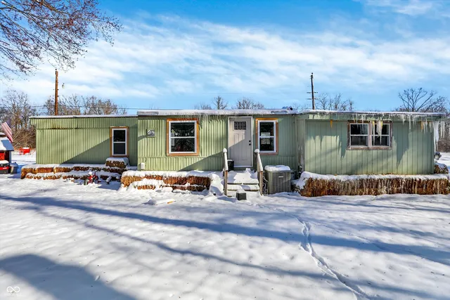 $1 | 11496 North Spring Lake Drive, Mooresville, IN 46158