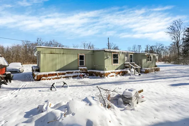 $1 | 11496 North Spring Lake Drive, Mooresville, IN 46158