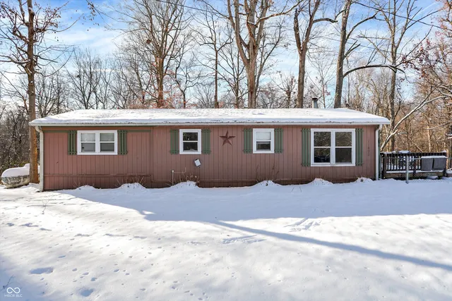 $1 | 11496 North Spring Lake Drive, Mooresville, IN 46158