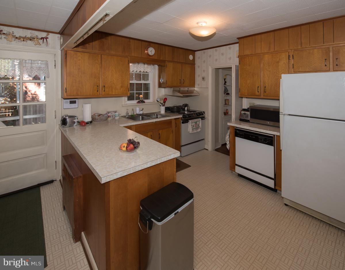 1502 Esbenshade Road Lancaster, PA 17601 - Photo 11 of 25 Kitchen