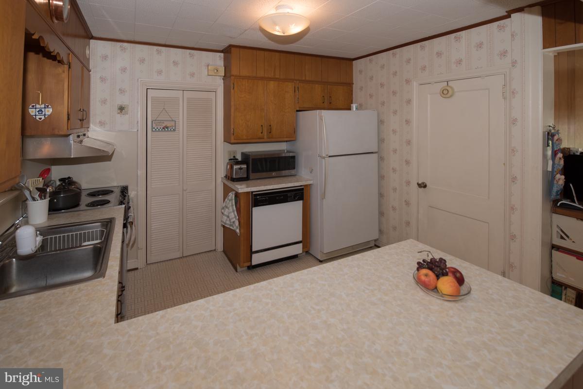 1502 Esbenshade Road Lancaster, PA 17601 - Photo 12 of 25 More Kitchen