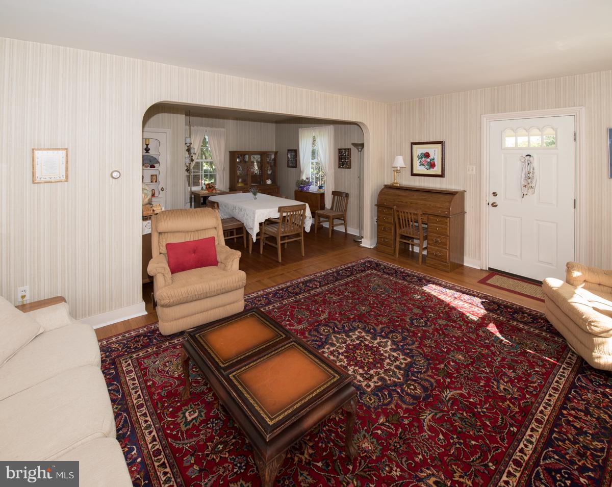 1502 Esbenshade Road Lancaster, PA 17601 - Photo 8 of 25 Living Room / Hardwood Floors