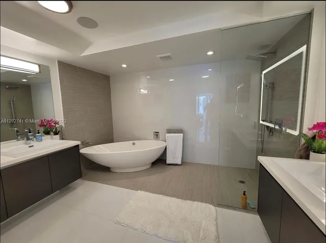 $9,500 | 300 Sunny Isles Boulevard, Unit 41202, Sunny Isles Beach, FL 33160