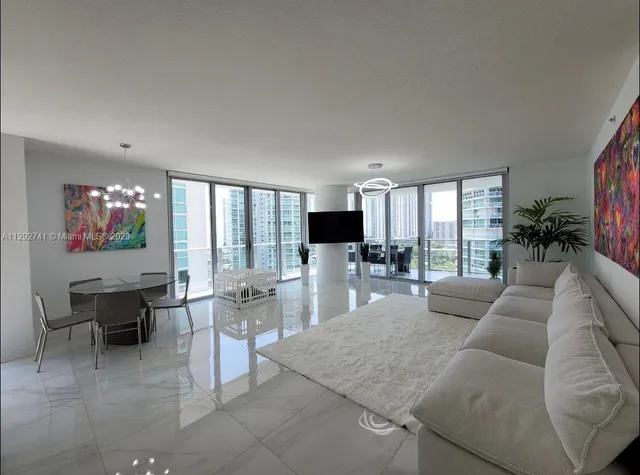 $9,500 | 300 Sunny Isles Boulevard, Unit 41202, Sunny Isles Beach, FL 33160