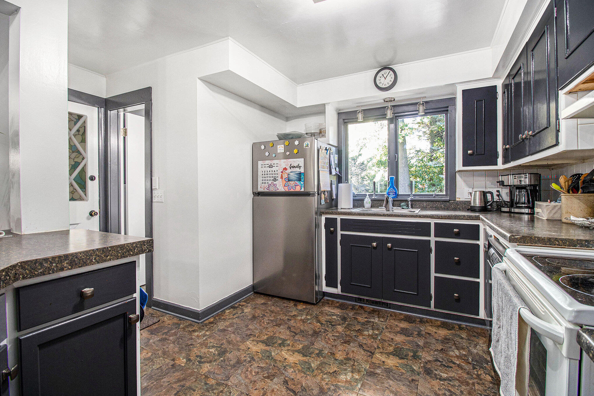 3725 Olney Road Kalamazoo, MI 49006 - Photo 7 of 26 010_file_803